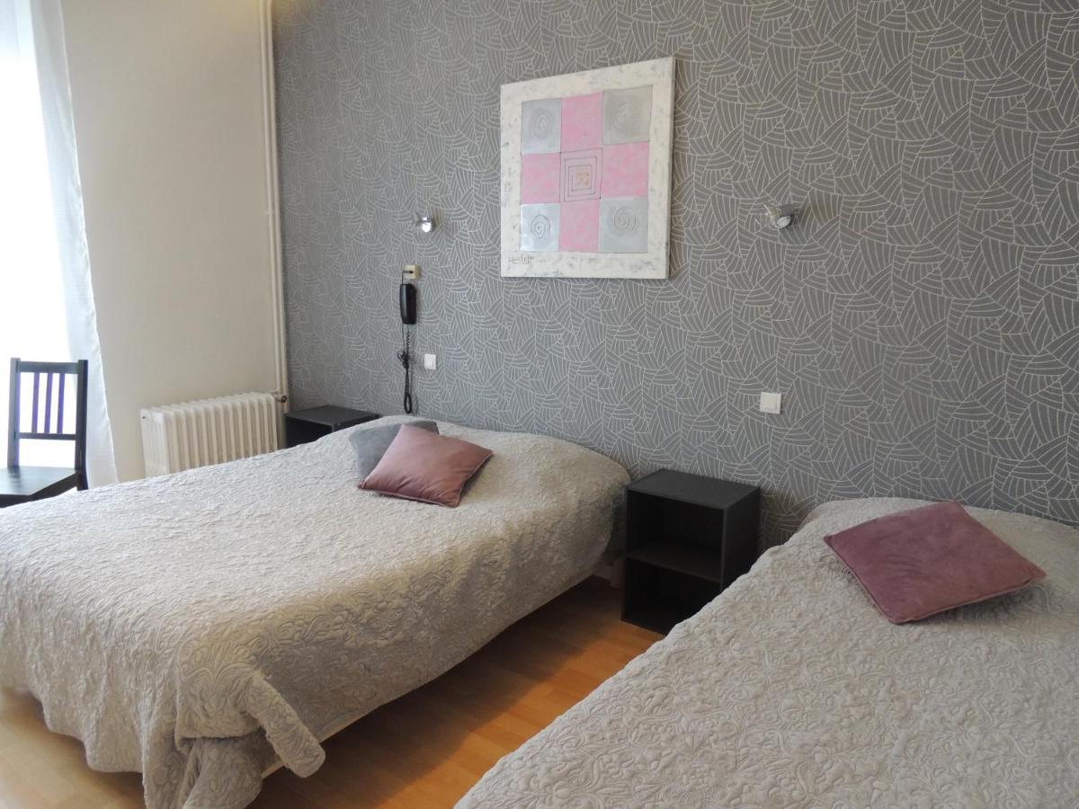 Le Gue De Genes Hotel Ambrieres Les Vallees Luaran gambar