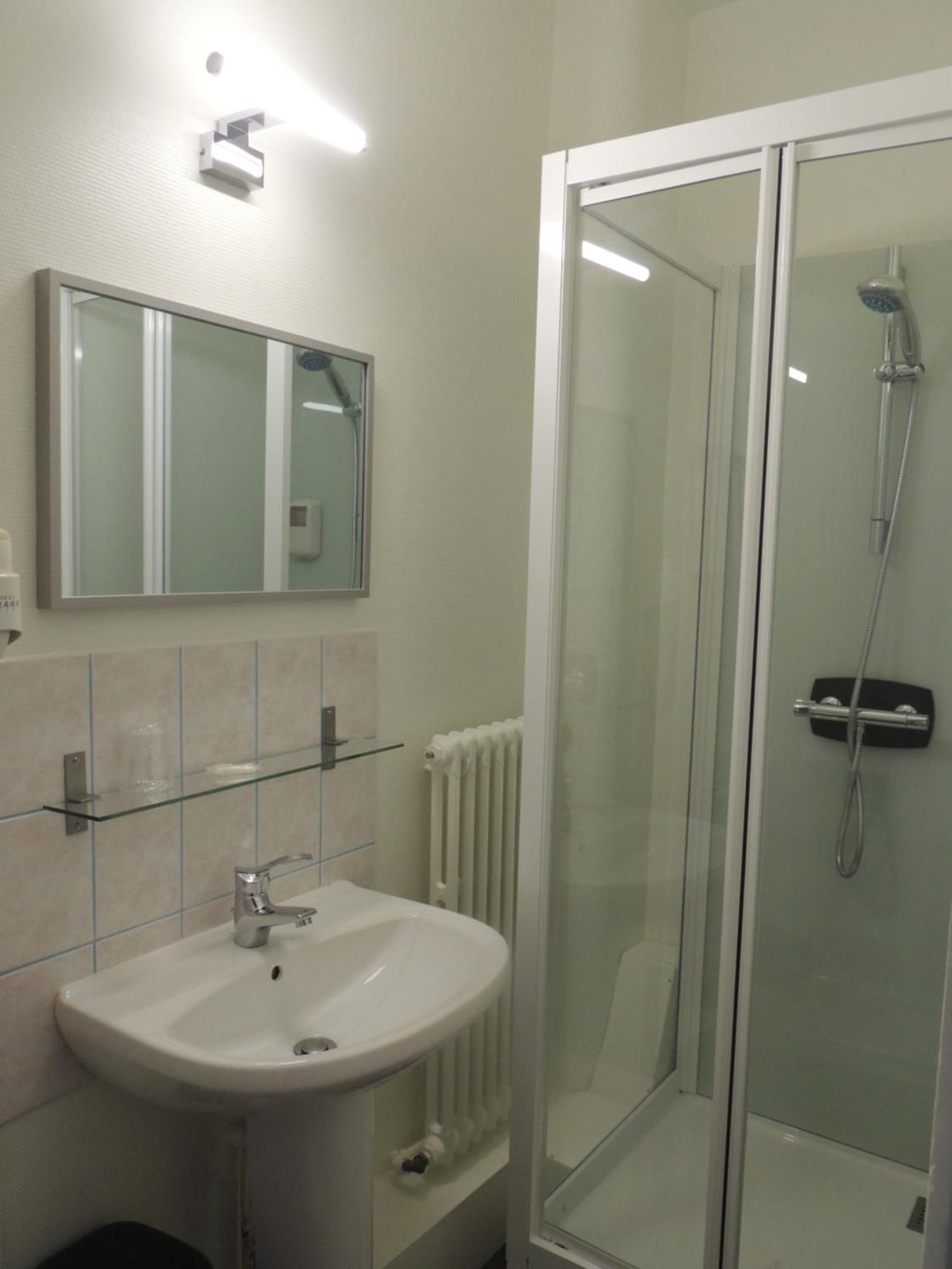 Le Gue De Genes Hotel Ambrieres Les Vallees Luaran gambar