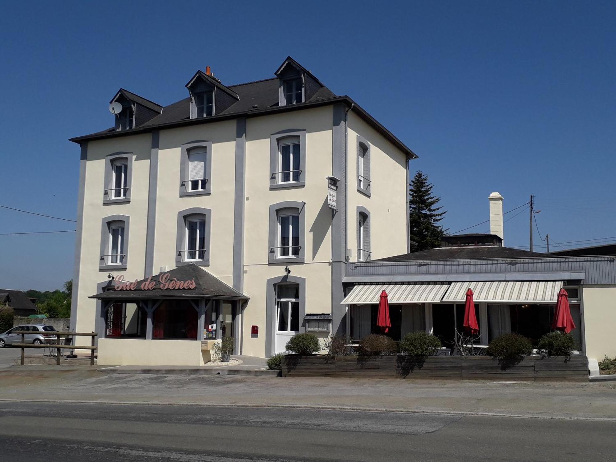 Le Gue De Genes Hotel Ambrieres Les Vallees Luaran gambar