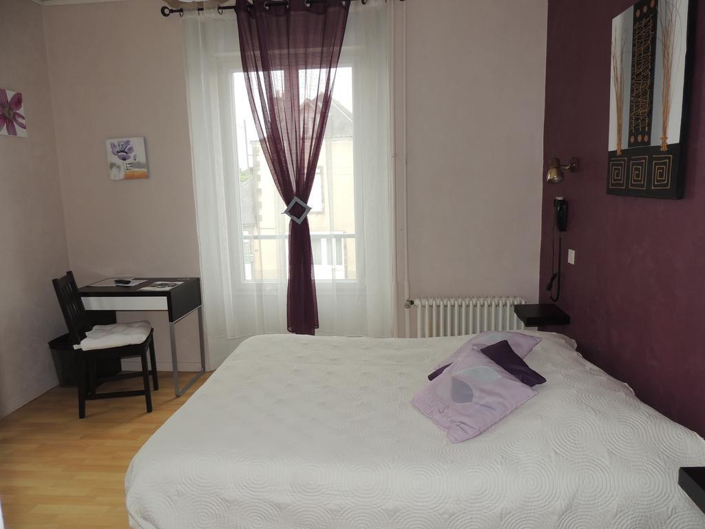 Le Gue De Genes Hotel Ambrieres Les Vallees Luaran gambar
