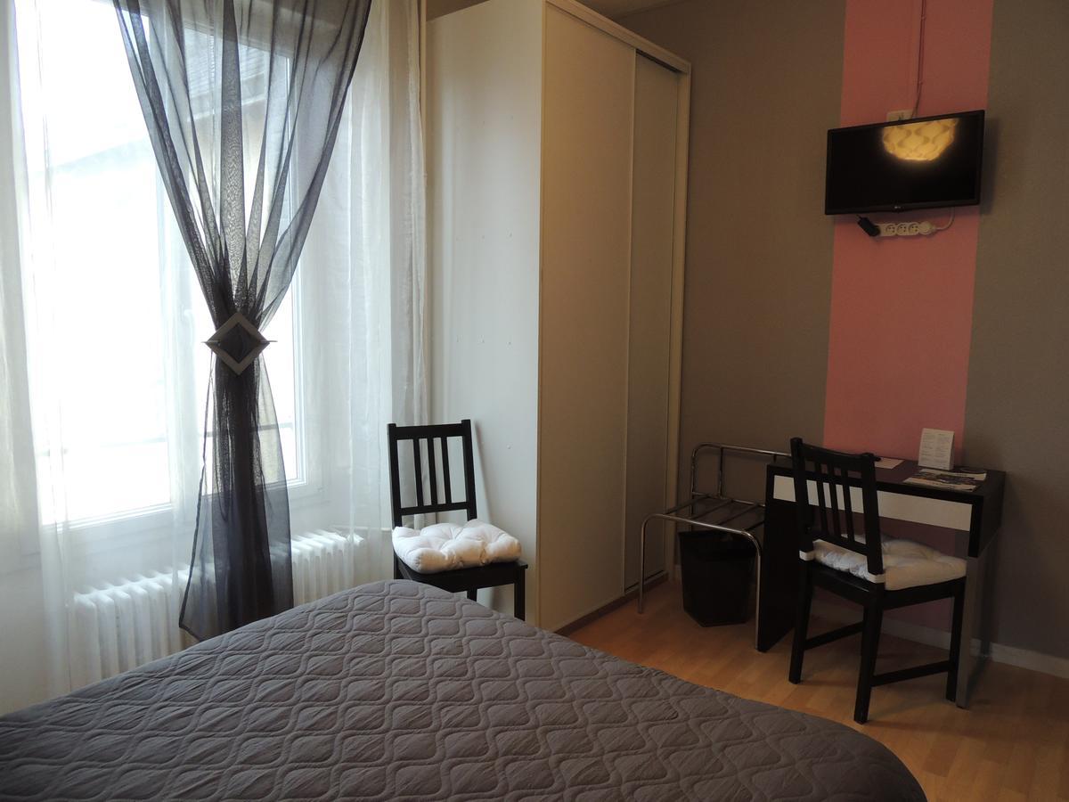 Le Gue De Genes Hotel Ambrieres Les Vallees Luaran gambar