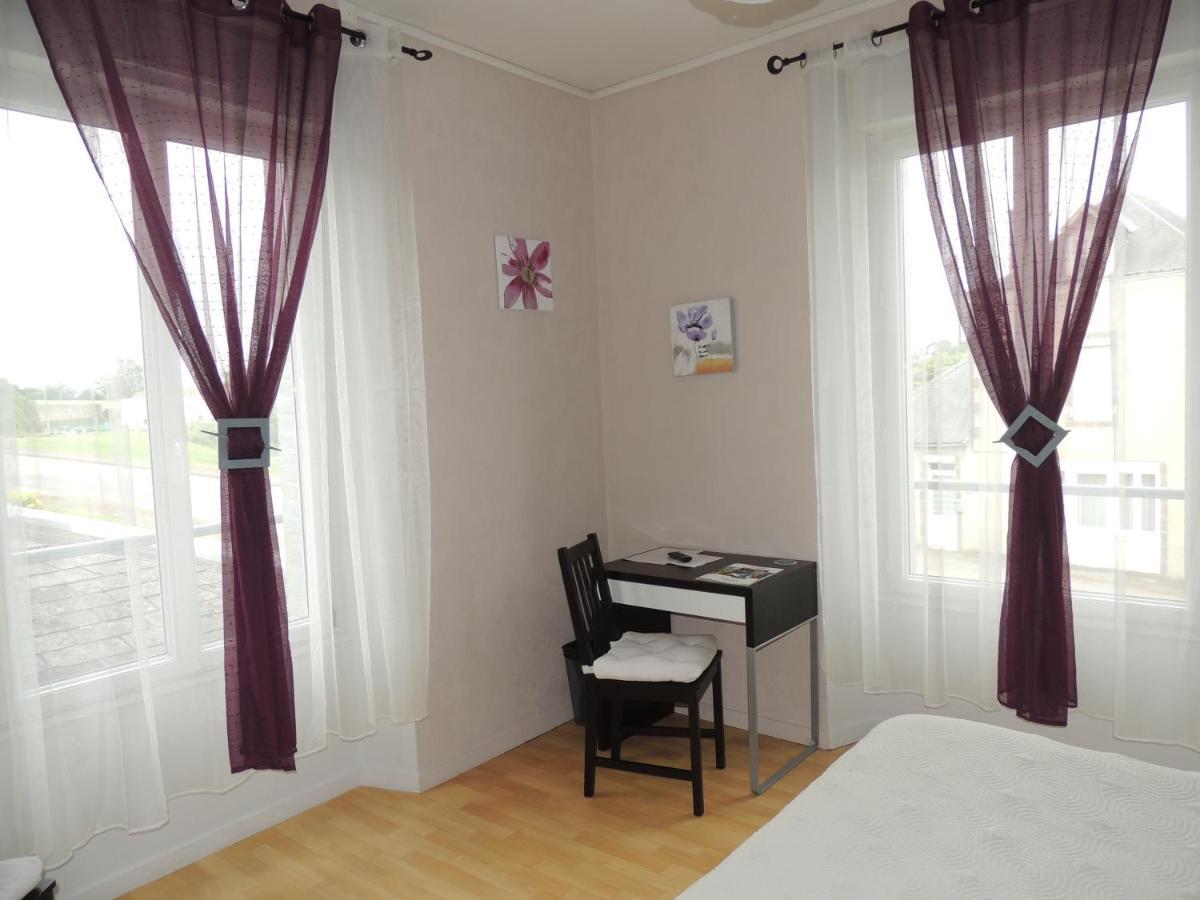 Le Gue De Genes Hotel Ambrieres Les Vallees Bilik gambar